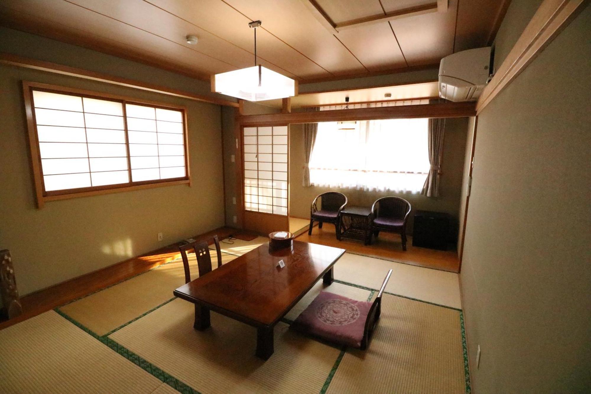 Hotel Wakamizusou Fujikawaguchiko Exterior foto
